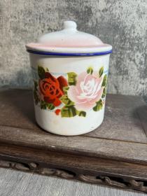 1984年，花卉老搪瓷茶缸一只
