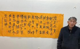 九十岁甲骨文传承人，中书协广西书协理事叶圣兴老师甲骨文书法三国演义开篇词，中国著名学者，教育家，考古学家，篆刻家，书法家。中国篆刻家协会原顾问，中国篆书协会顾问，中国契文研究会副会长,正如潘主兰教授所说：“继王福庵大师后有叶圣兴，乃国家之幸，民族之幸，令历史不再蒙尘。”