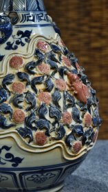 旧藏 识款【大元国至正元年九月】青花釉里红捏塑两面开窗兽首堆塑蒜头瓶一对，此瓶捏塑工艺精美，寓意一鸣惊人，胎体厚重感十足，保存完整，尺寸见图一