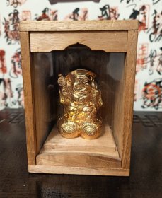 大黑天财神小佛龛，有玻璃门，日本流回品， 高约12.8Cm. 长8cm×7.5Cm，大黑天高7cm，固定于龛中，似金属，年久品，出自丰川阁。