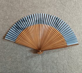 苍松 盒装日本回流京扇纸扇 扇高23Cm，展开最宽幅42Cm，竹扇骨，印品，几乎全新
