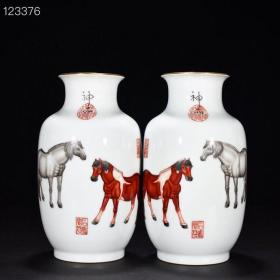 清乾隆郎世宁绘珐琅彩骏马灯笼瓶