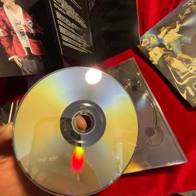 鸿艺正版 DVD 双碟 王力宏 盖世英雄 Live concert 演唱会 2DVD+精美原版写真 影音全记录