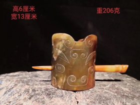 精品高古老和田玉发咎摆件，包浆醇厚，皮壳老气，质地细腻油润，玉质内部结构紧密局部沁色自然，刀功娴熟到位，细节如图