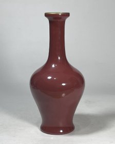 清乾隆年制红釉橄榄赏瓶