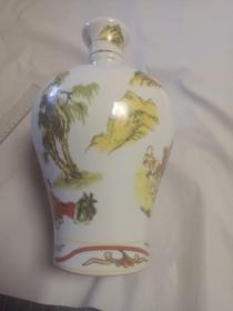 “水泊梁山”白酒酒瓶：水浒人物——武松、李逵、鲁智深（景德镇款）喜欢水浒题材不要错过.高31厘米