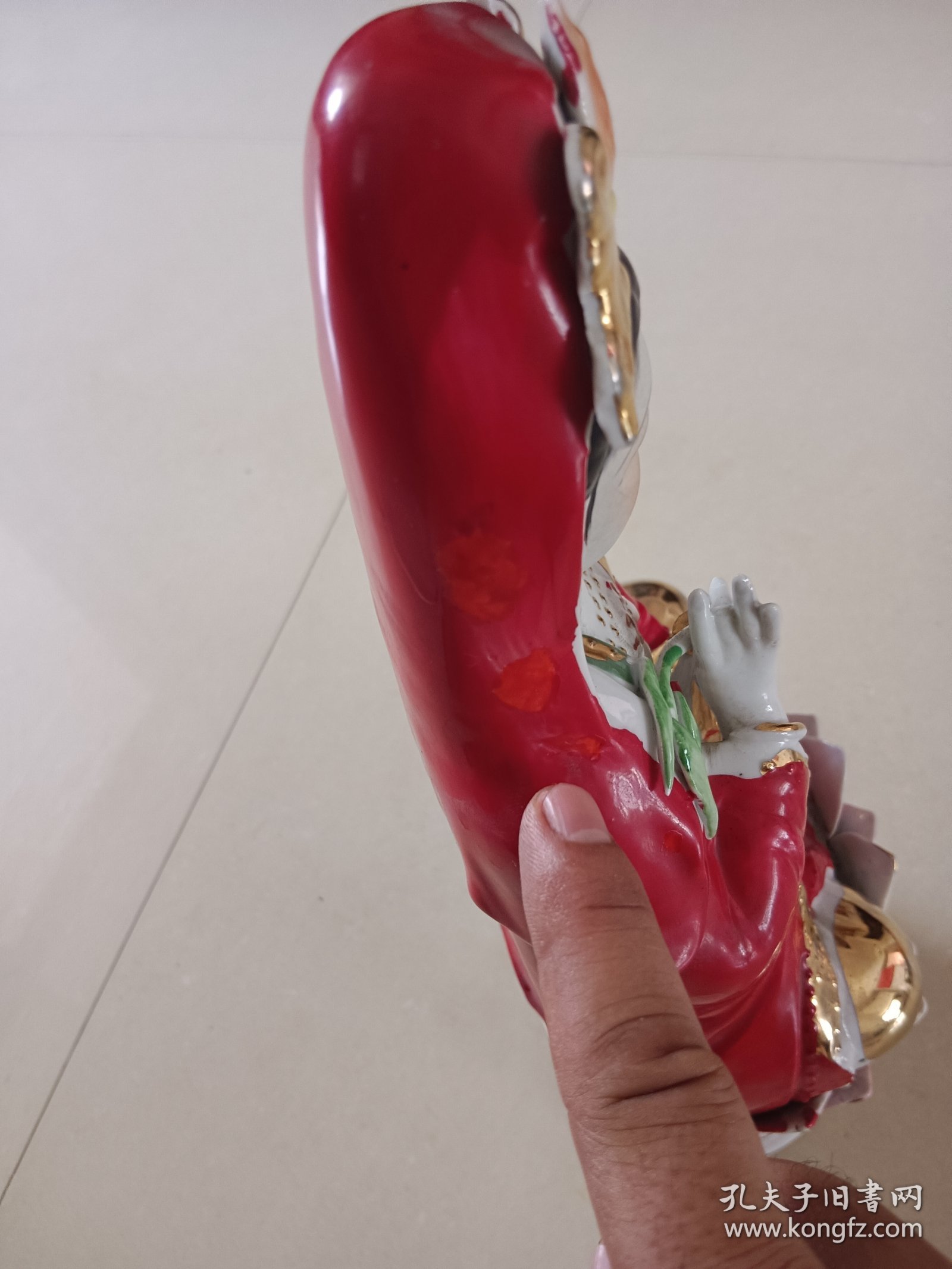 瓷观音 完整图八背面几处掉漆后补漆高37