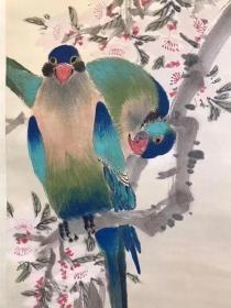 任预任立凡..桃花鹦鹉立轴..33/100厘米