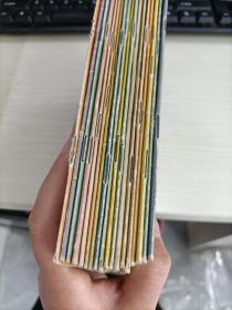 沃尔特.迪斯尼的趣味童话（全18册）第1 4 7册有脱落 书有水印和铅笔划线后封面有划勾字瑕疵见图