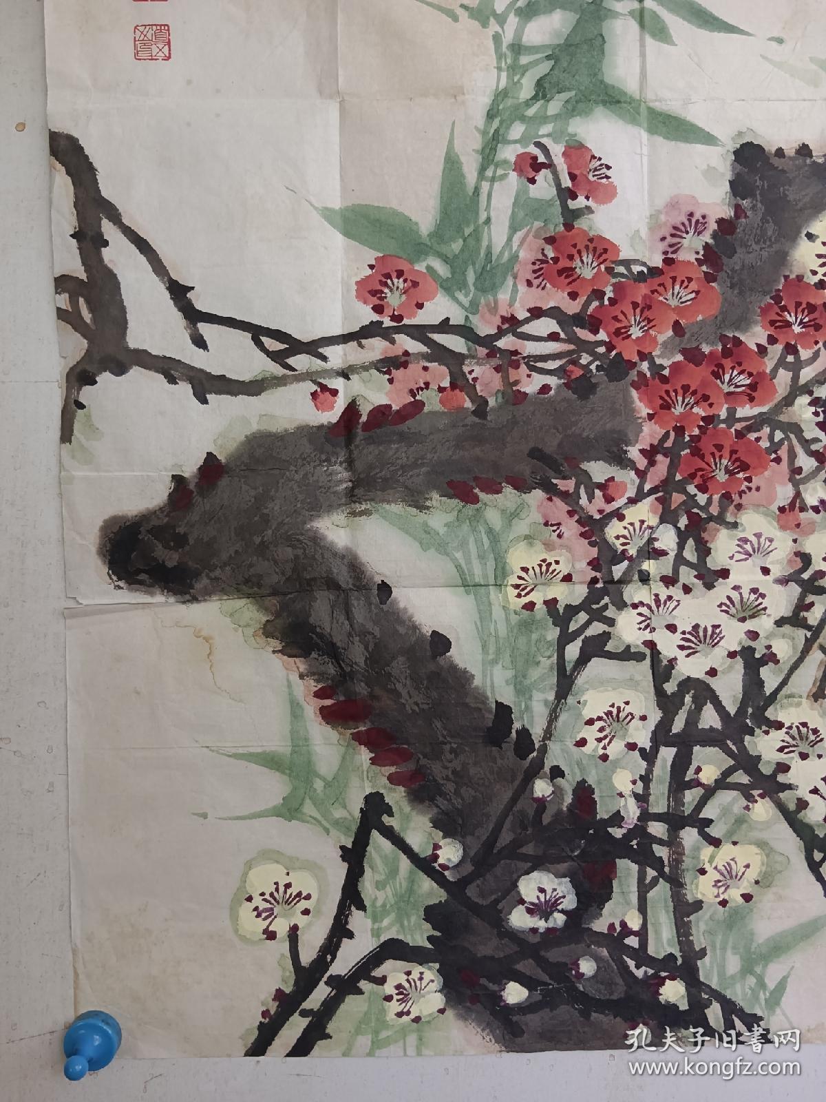 北京著名老画家 李道五 水墨手绘 花鸟画一副 尺寸104x64
保真包手绘
  李道五，艺名三杨，1943年出生于北京一个书画世家。祖籍河南沁阳。其父李滋元老先生是早年名闻京城的书画前辈。幼年，受其父李滋元老先生的熏陶，耳濡目染，迷上绘画。后入中央美院进修。几十年来他除了苦心研习历代名家名作。还多处求师，得到书画名家教诲。师承著名国画家郭味蕖王雪涛先生等。