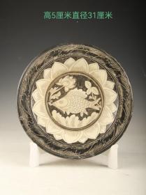 旧藏磁州窑鱼纹赏盘    器型精美    品相如图