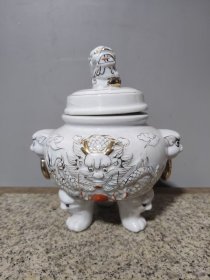 #24112804，白釉描金【九龙茉莉花茶】熏炉式茶叶罐（霞浦县瓷厂出品），品如图。