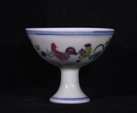大明成化斗彩鸡趣纹高足杯，高6.7×8.1厘米