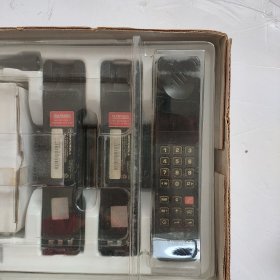老手机大哥大摩托罗拉888（MOTORLA) 两块电池 + 充电器+保修卡 +用户手册  带原包装盒