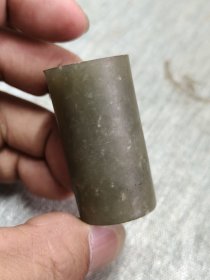 老玉芯，玉质不错，做印台，镇纸都可以
