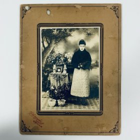民国十六年（1927）黑龙江佳木斯市富锦进江街 兴华照相馆 名流肖像1帧 贴覆于硬卡纸