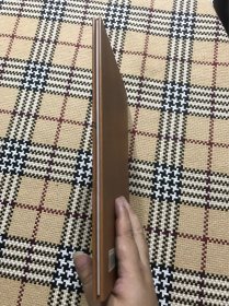 【英文】【儿童绘本】The Hunter（精装本）品相自鉴