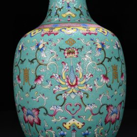 清乾隆松石绿地轧道粉彩花卉纹瓶 37*15厘米