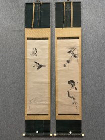 古筆松树图一对【狩野常信】 
1636〜1713（寬永十三〜正德三）78歲 狩野 尚信之子，幼名三位，號養樸、古川叟、耕寬齋（一作寬 耕齋）、青白齋、紫薇翁、寒雲子、樸齋、弄毫軒、潛屋、篁 渚散人，世稱中務卯法印 初從父學，後得伯父探幽教益。善臨摹，精鑑定