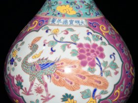 旧藏 明代宣德五彩描金孔雀花鸟纹玉壶春瓶【 28x18.5cm 】