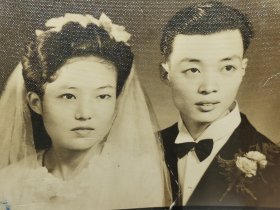 民国颜值高的美女结婚照老照片