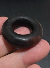 高古老玉玉环袈裟环，皮壳包浆自然，越盘越漂亮。
