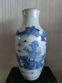 代山水青花瓷瓶，高23.5厘米，品鉴图自定.有裂，截口