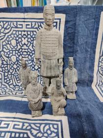 西安兵马俑旅游纪念品泥人泥塑兵马俑摆件特色工艺品，一大四小，通走。