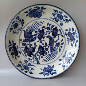 明青花手绘花鸟纹大盘
