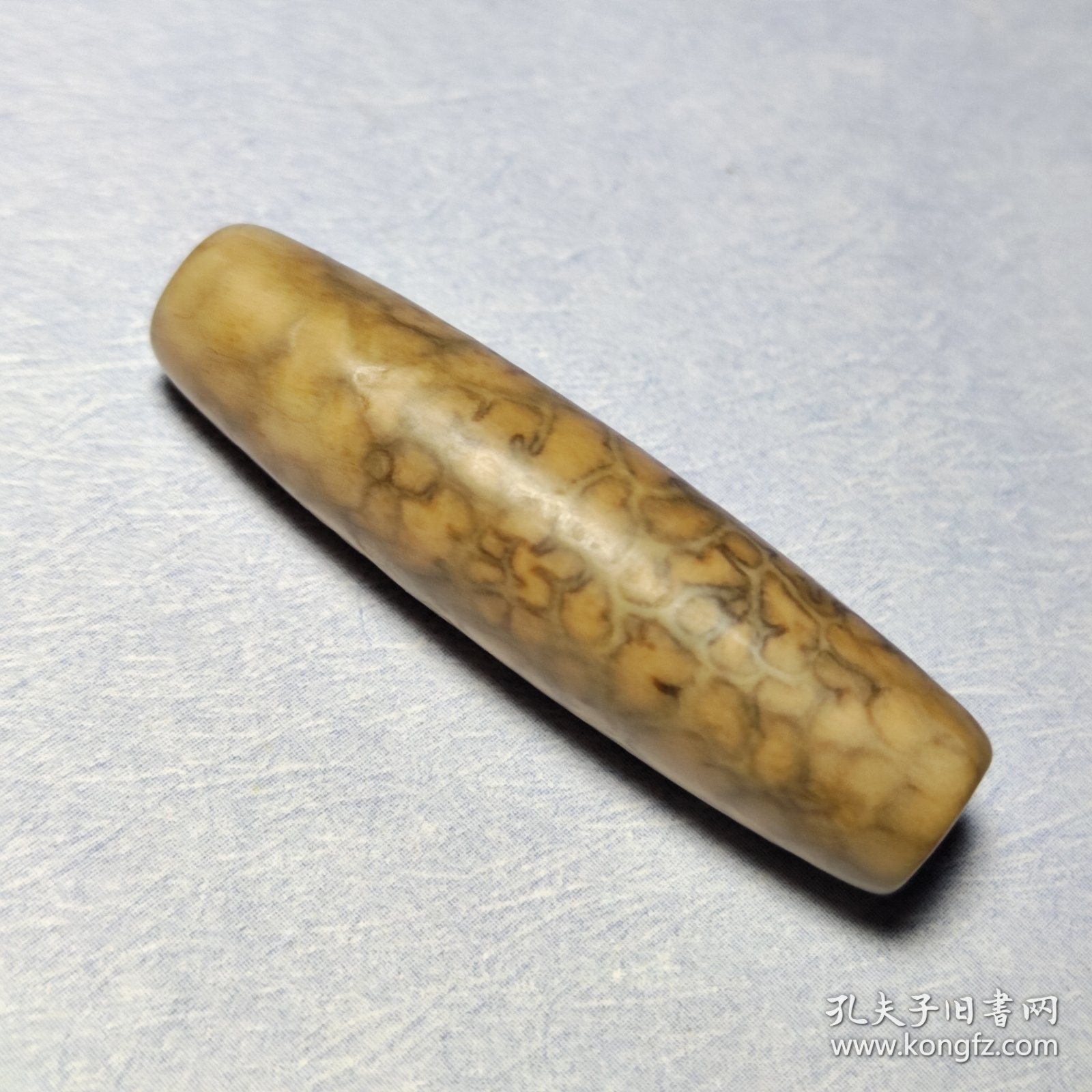 新疆戈壁滩荒漠龙鳞纹 老天珠古玉配饰 规格5*1.6cm