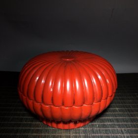 剔红漆雕瓜棱捧盒 直径20cm 高13cm 重1230克