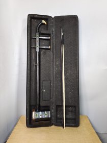 珍藏黑檀木镶嵌宝石乐器《二胡》 尺寸：高82CM，音箱宽13CM 重量：约1.6斤