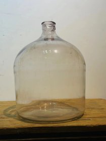 民国玻璃瓶，直径33厘米高度43厘米……全品