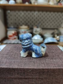 清早期霁蓝釉瓷狮子