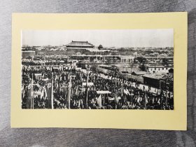 1955年出版印刷——开国大典天安门广场欢庆场面（画页）