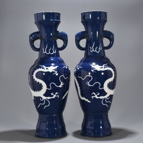 元祭蓝釉刻白龙纹象耳瓶 64*20厘米