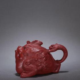 旧藏-紫砂朱泥料金蟾形茶壶。