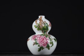 旧藏清代乾隆珐琅彩葫芦瓶