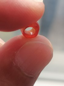 西周玛瑙珠子三颗合售！包浆浑厚沁蚀风化自然熟旧一眼货！适合佩戴把玩可遇不可求！尺寸规格大概6.1x5.3！包真包老！