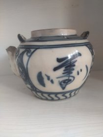 清代磁州窑青花提梁壶，壶嘴磕了，口沿线暗线，缺盖子。其余全品