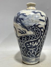 明青花龙纹柴窑梅瓶