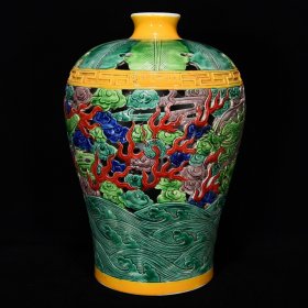 明宣德五彩镂空龙纹梅瓶尺寸31*21厘米