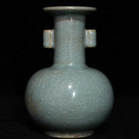 汝窑冰裂纹双耳瓶，高13.8cm直径9.5cm，