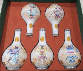 Z珍藏锦盒内装瓷器花瓶（五虎上将），瓷器单个重约849g