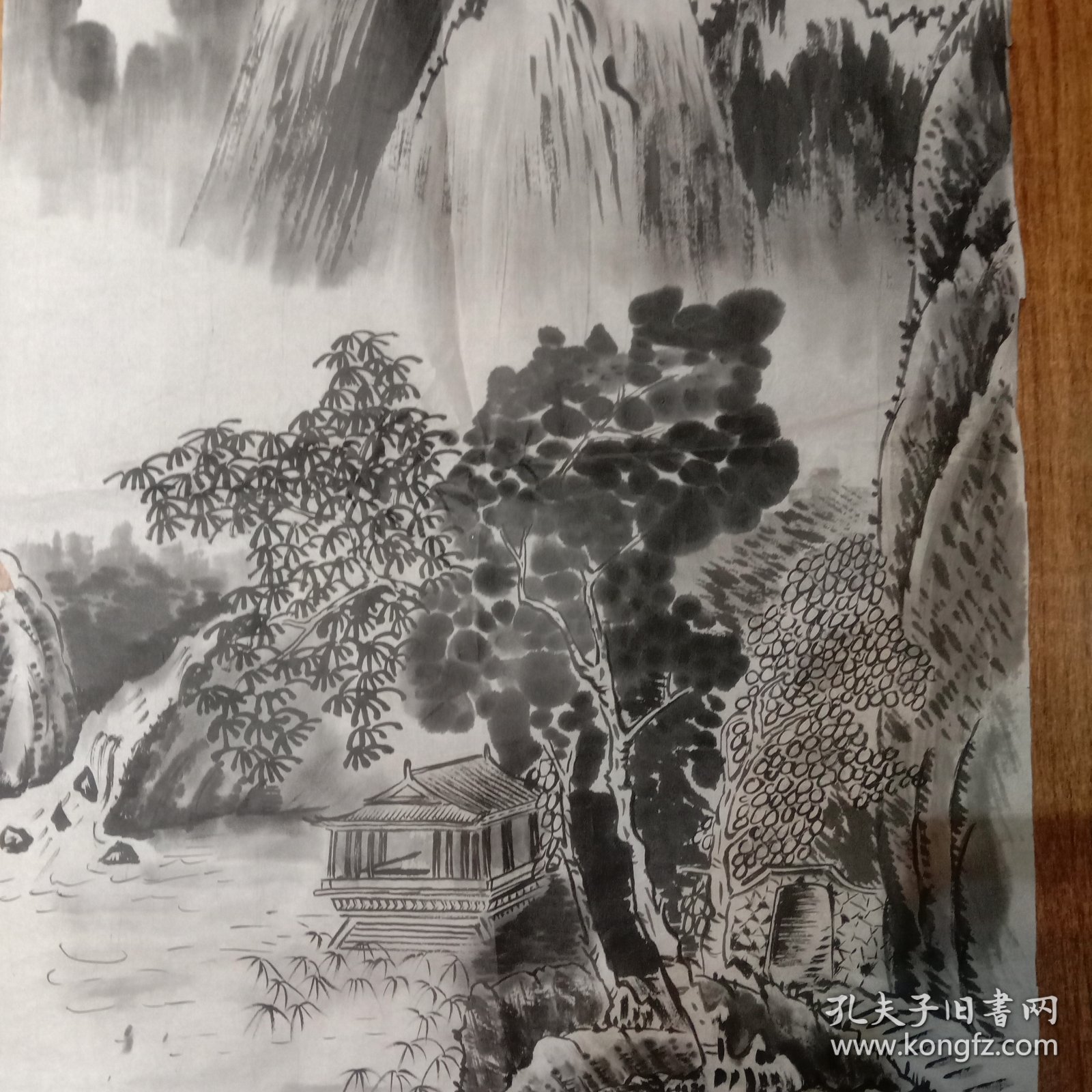 知名画家绘墨色山水图