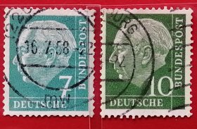 联邦德国邮票 西德 1954-1960年荧光纸 特奥多尔 豪斯总统第1组 20-5 7 信销 （1884年1月31日－1963年12月12日）德国政治家和作家，西德第一任总统，自由民主党主席。二战后参与创立了德国自由民主党，并任主席。1948-1949年在议会任职，参与了西德宪法的起草工作。1949年9月当选第一任西德总统，1959年卸任。主要作品有1932年出版的《希特勒的道路》。