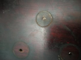 黄花梨（海西油梨）书箱，缺盖子，42*24*12.3厘米，年代久远保存欠佳品差，四角底部用铜条固定