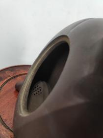 老珍藏，顾景舟和周桂珍合作款，周桂珍盖款，顾景舟底款，精品老紫砂壶一把，保存完整，十分难得收藏佳品。