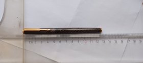 老钢笔，七十年代初金箭牌钢笔888jinjian，使用过，保存完好，书写流畅。本店多拍邮费合并一公斤以内一个价格