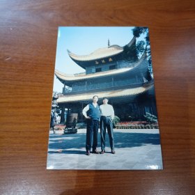 老照片–90年代两名男子在岳阳楼前留影（1993年11月）